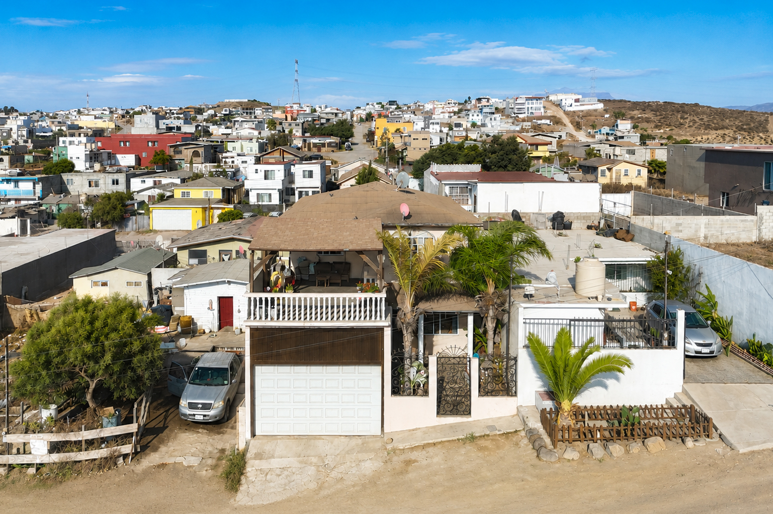 RESIDENCIA EN VENTA EN LOMAS DE CORONADO, ROSARITO